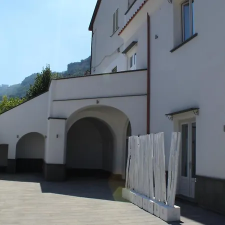 Coral White 3* Sorrent